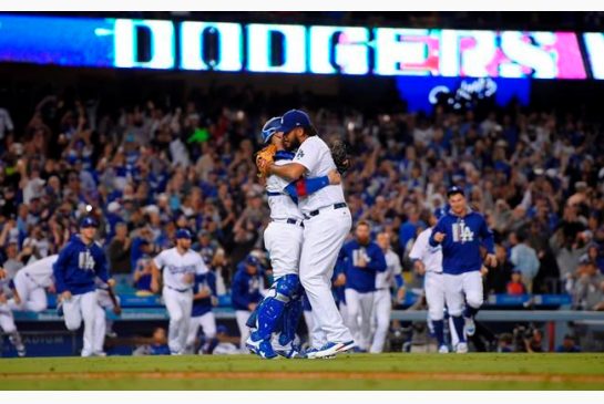 Dodgers beat Giants 4-2 to clinch 5th straight NL West title