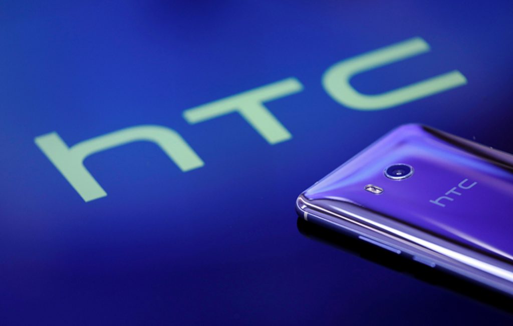 Google signs $1.1bn HTC smartphone deal