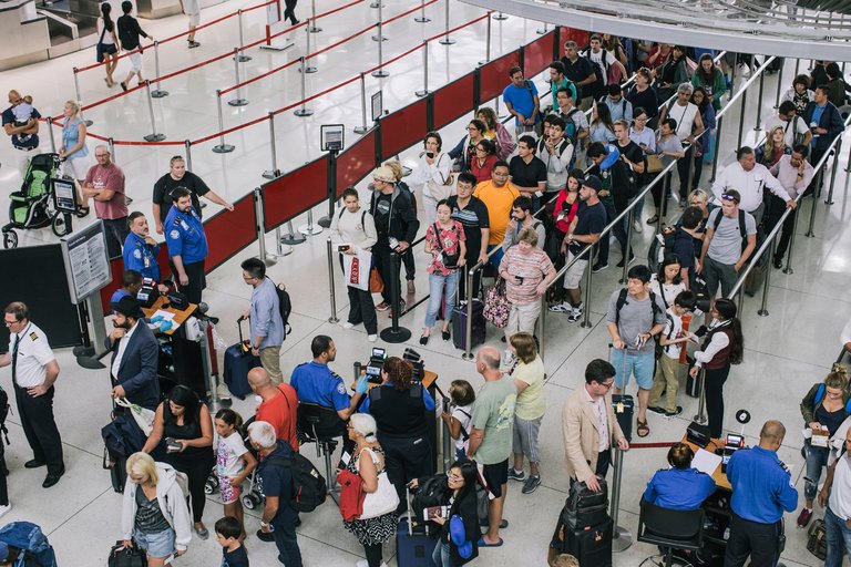 International Tourism to the U.S. Declined in Early 2017