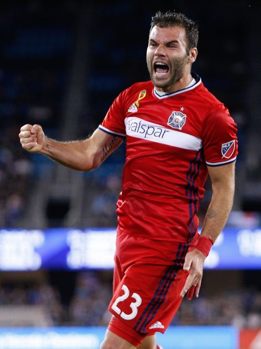 Nemanja Nikolic sets Chicago’s goal record, Fire clinch playoff berth