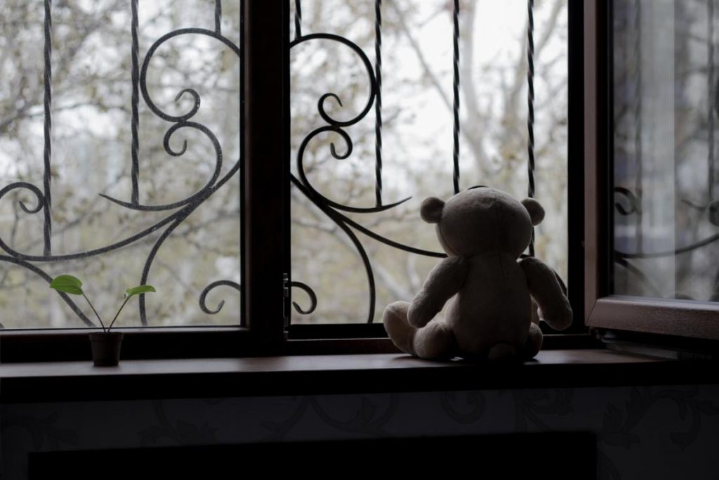How childhood trauma affects the brain