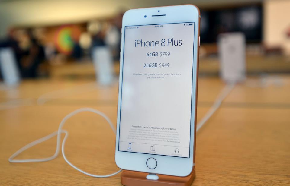 iPhone X Kills iPhone 8 And Exposes Tim Cook’s Risky Gamble