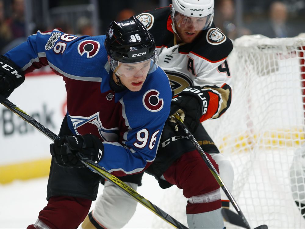 Barrie scores late to lift Avalanche over Ducks 3-1