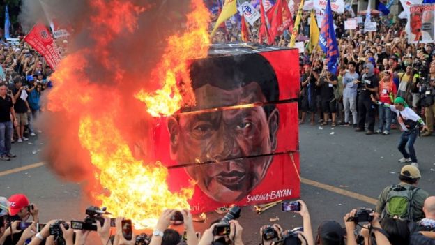 Duterte pulls police off controversial drugs crackdown