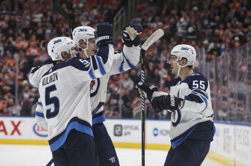 Ehlers scores hat trick, adds assist as Jets beat Oilers