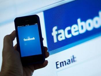 Facebook makes political ads more transparent ahead of Russia hearings