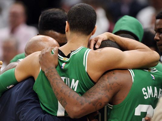 Gordon Hayward, Boston Celtics get nightmarish start to NBA season