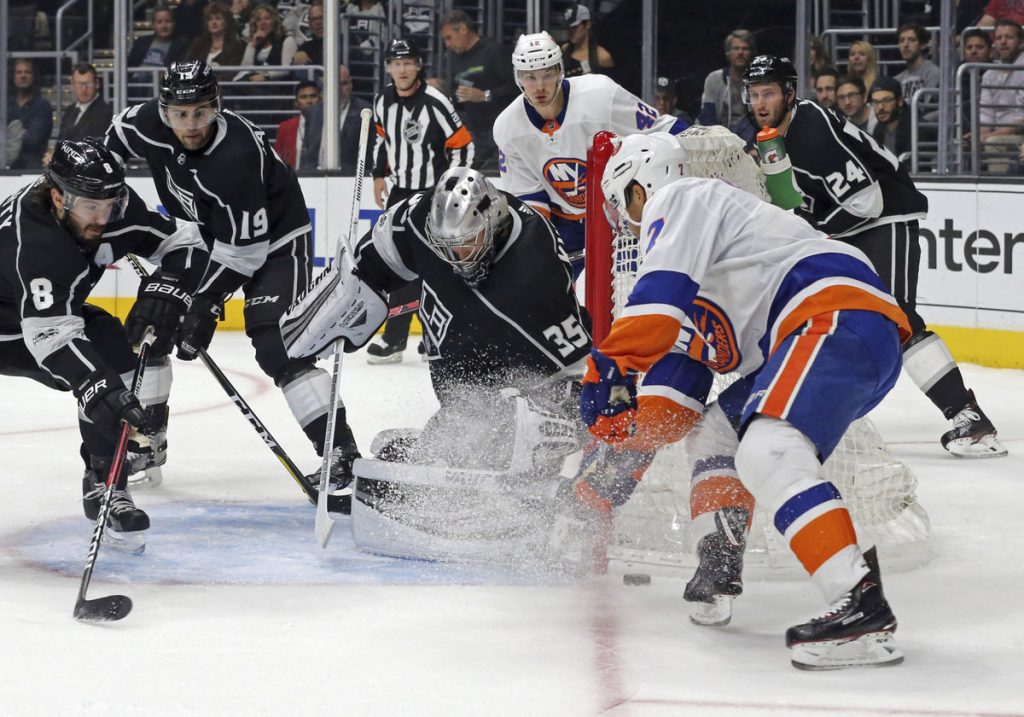 Kopitar leads Kings to 3-2 victory over Islanders