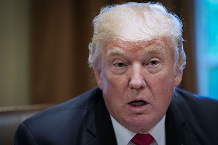 Poll Shows Trump Dipping to 32 Percent Approval