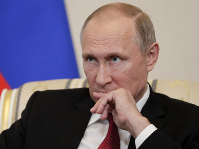 Putin, as part of test, oversees launch of four nuclear-capable missiles