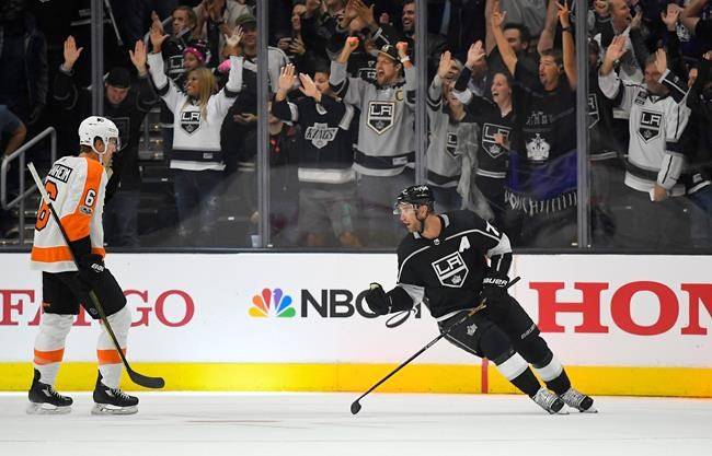 Quick opens with a shutout in Kings’ 2-0 win over Flyers