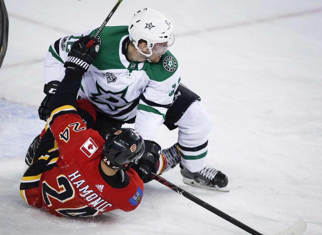 Radulov’s third-period goal lifts Stars over Flames 2-1