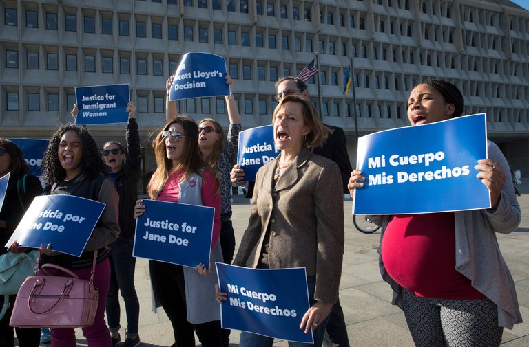 U.S. Must Let Undocumented Teenager Get an Abortion, Appeals Court Says