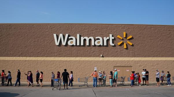 Wal-Mart sees 40 percent online sales growth next year