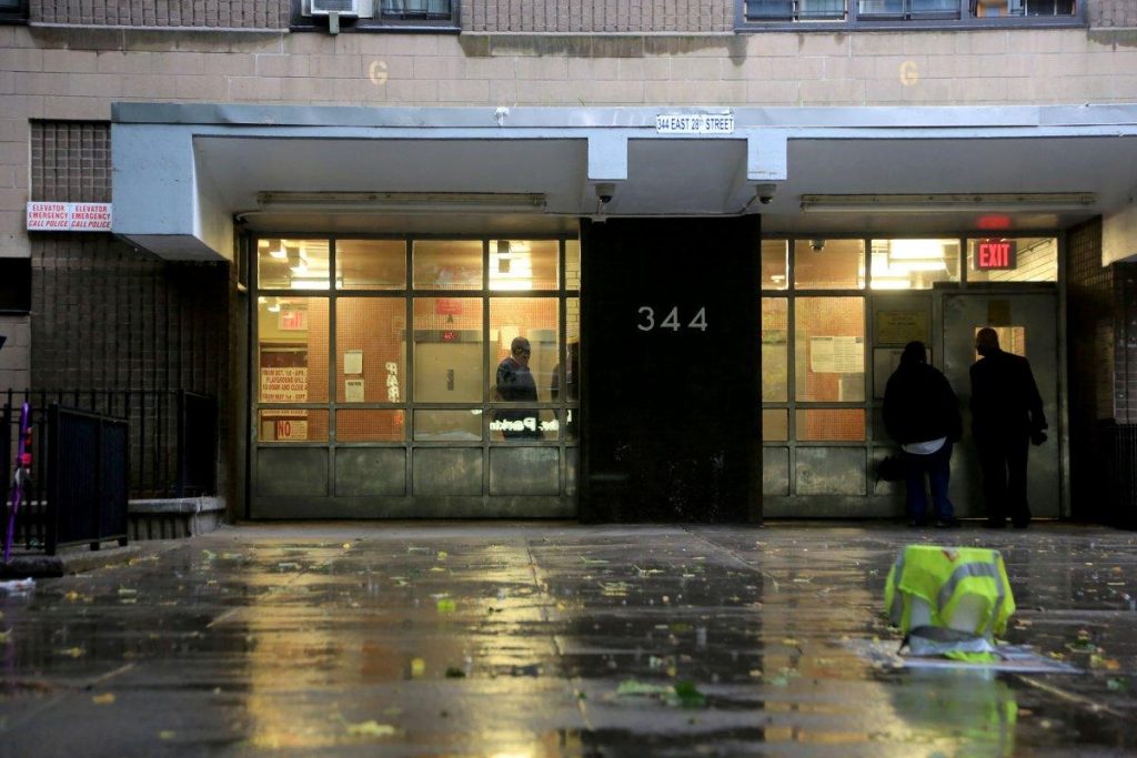 Woman’s boyfriend taken into custody after she was found dead in Manhattan apartment