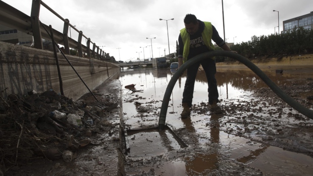 13 dead in Athens flash floods