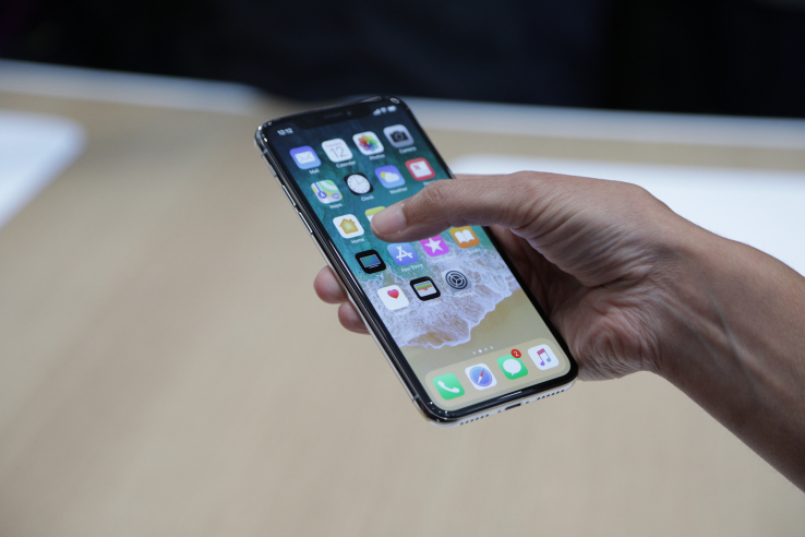 Apple releases iOS 11.1.2 to fix iPhone X cold weather issue