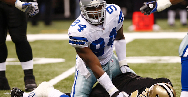 DeMarcus Ware attends Cowboys practice, works with pass-rushers