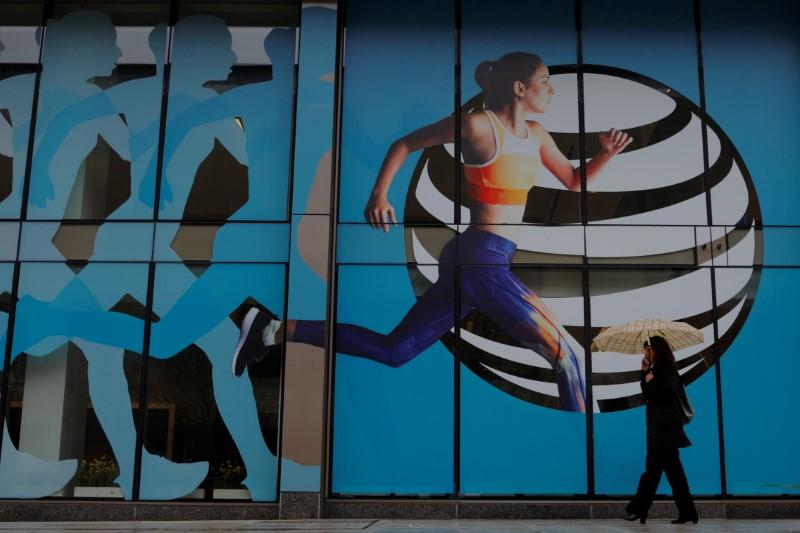 Ex Trump lawyer to defend AT&T Time Warner merger