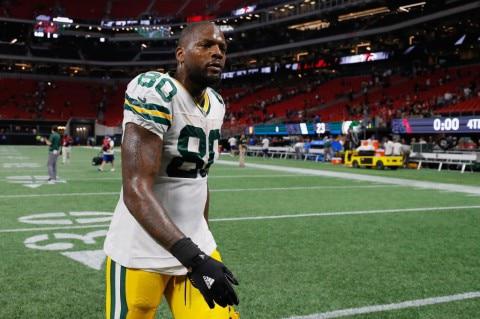 Packers waive tight end Martellus Bennett in stunning move