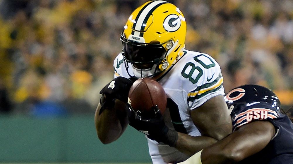 Patriots claim Martellus Bennett off waiver wire