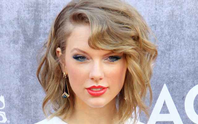 7 Times Taylor Swift Swoons Over Joe Alwyn In ‘Call It What You Want’