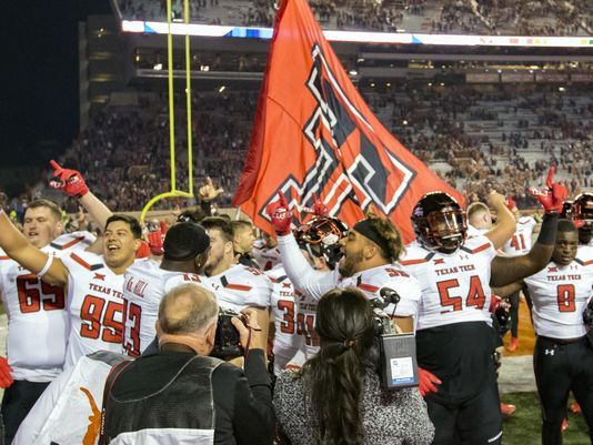 Texas Tech AD Kirby Hocutt: Kliff Kingsbury will return in 2018