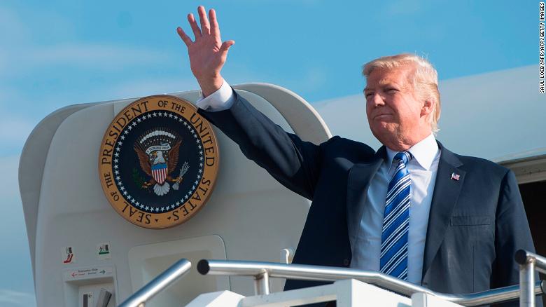 CNN Poll: Trump approval at new low as Russia concerns grow