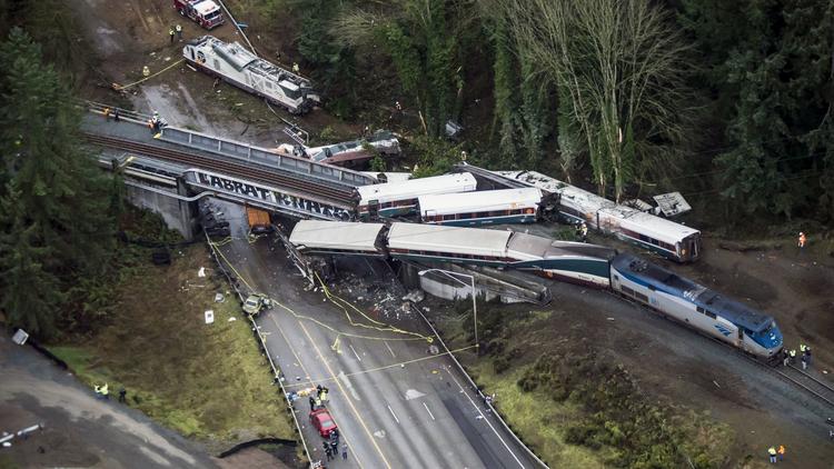Engineer of Amtrak train was not on cellphone at time of crash