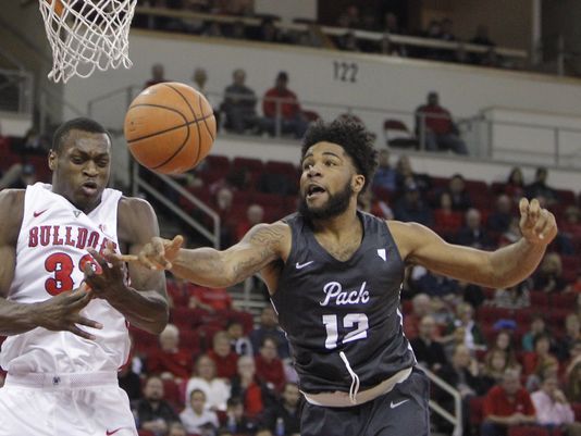 Stephens scores 19, Nevada beats Fresno State in MW opener