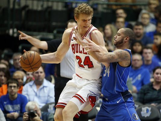 Dunn, Bulls survive frantic finish to beat Mavericks 127-124