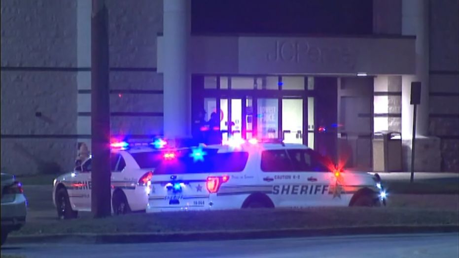 Explosive device triggers fire at Florida mall, forcing evacuation