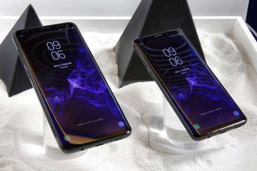 New Samsung phone: Nicer camera, static design, higher price