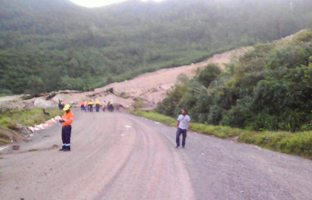 Powerful quake hits central Papua New Guinea, disrupts oil and gas operations