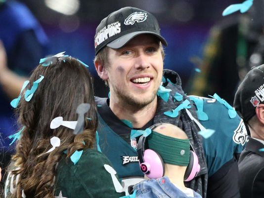 Nick Foles, Eagles should wait before even considering trade