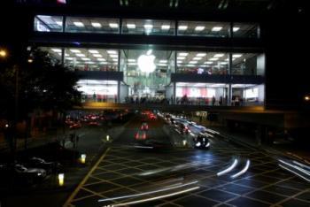 Apple brings Alibaba-linked payment system into China stores amid market push