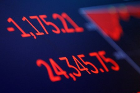 Financial firm websites falter Monday amid Dow’s downturn