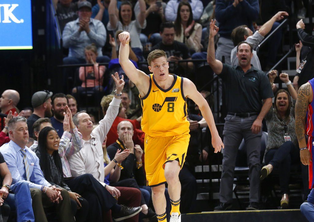 Hot start propels Jazz to 110-79 win over Pistons