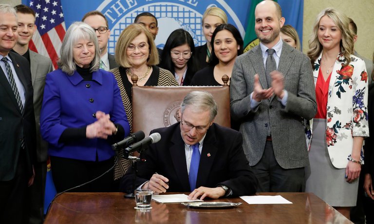 Washington Governor Signs First State Net Neutrality Bill