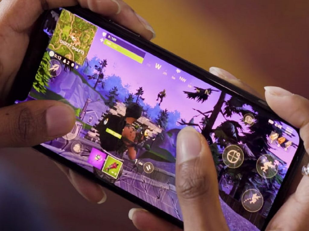 Playing ‘Fortnite’ on a phone makes me feel old