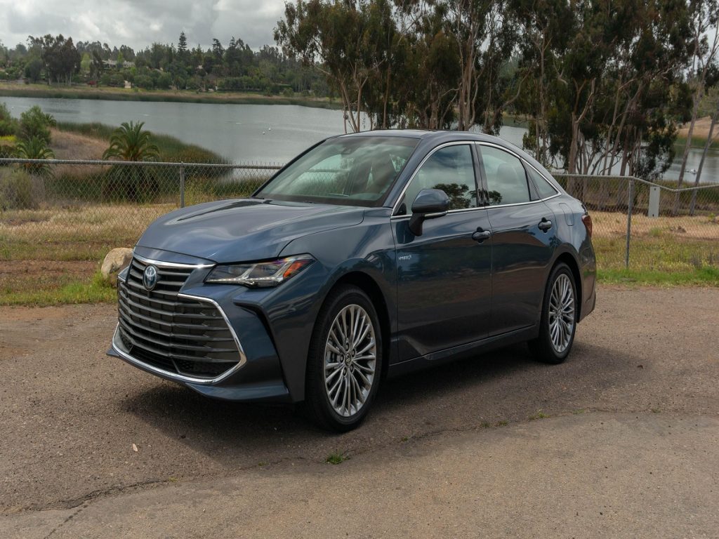 2019 Toyota Avalon: Looks weird, but it’s better across the board