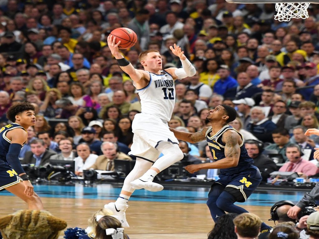 Donte DiVincenzo’s big night fires up Villanova on way to national title