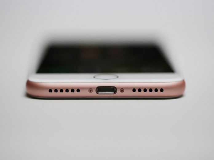 Apple Holds Press Event To Introduce New iPhone Apple's iOS Will Reportedly Soon Have a Feature That Locks Down USB Data Access After a Week, Technology News Today, Technology News USA, Latest Technology News, Technology News Headlines