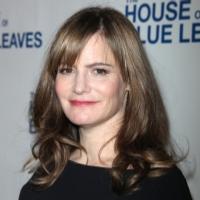 Jennifer Jason Leigh