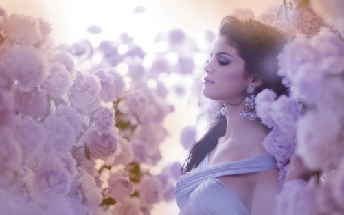 Selena Gomez Breaks Social Media Silence With Touching Thanksgiving Message