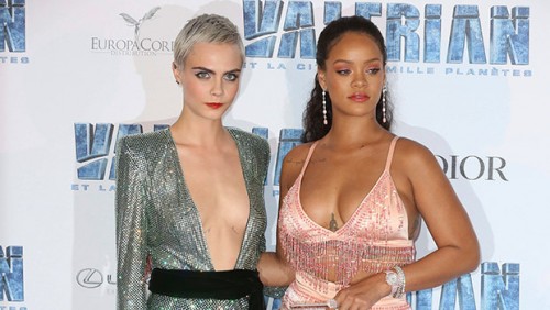 Rihanna & Cara Delevingne Bare Extreme Cleavage At ‘Valerian’Paris Premiere Rihanna & Cara Delevingne Bare Extreme Cleavage At ‘Valerian’Paris Premiere