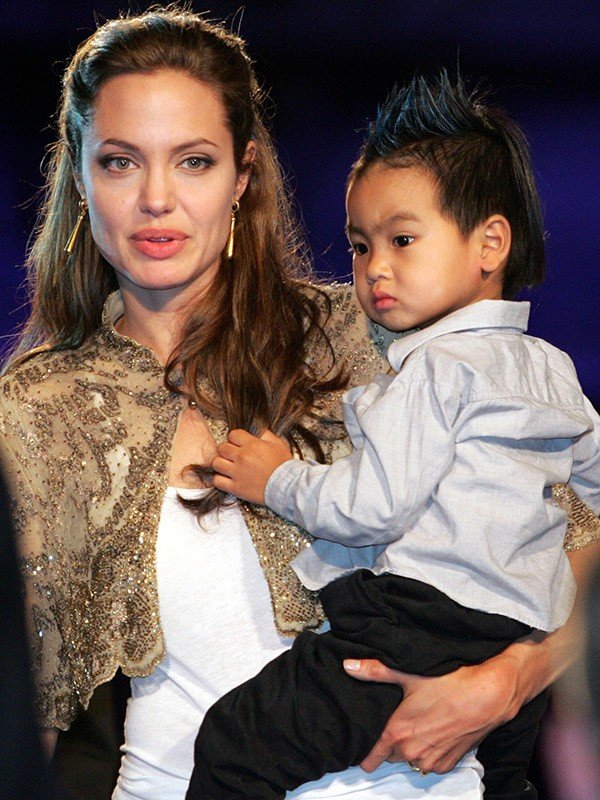 Angelina Jolie Is All Smiles With Precious Daughter Vivienne After ‘stalling’ Brad Pitt Divorce