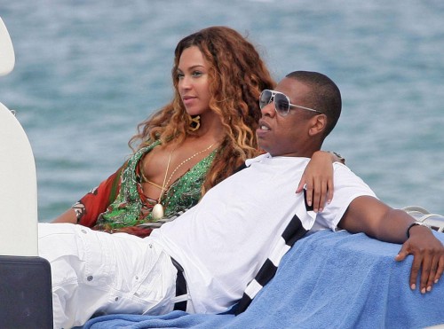 Beyoncé and Jay-z Have Date Night on a Yacht Beyoncé and Jay-z Have Date Night on a Yacht