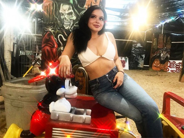 Ariel Winter Puts Cleavage & Toned Tummy Front & Center In Skimpy White Bra Top