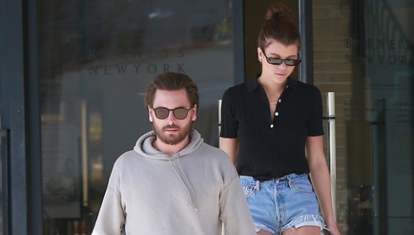 Scott Disick & Sofia Richie Reunite After Dad Lionel Allegedly Banned Him From Family Event — Pics Scott Disick & Sofia Richie Reunite After Dad Lionel Allegedly Banned Him From Family Event — Pics